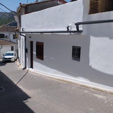 Muy Centrico La Plaza Apartment Chulilla Exterior foto